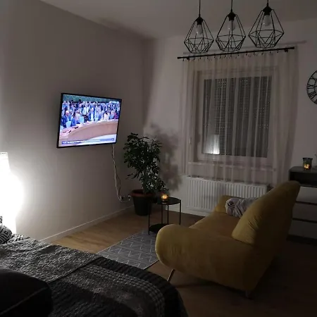 Jellow * Jelenia Góra