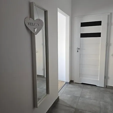 Jellow Apartment *